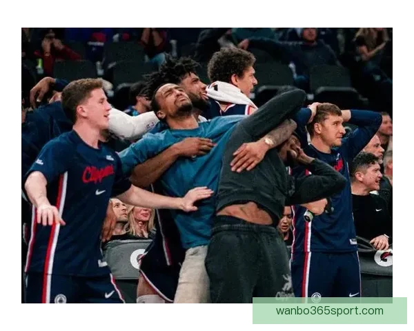 快船一度领先46分大胜雄鹿 小卡单场得分突破20+升队史第4位